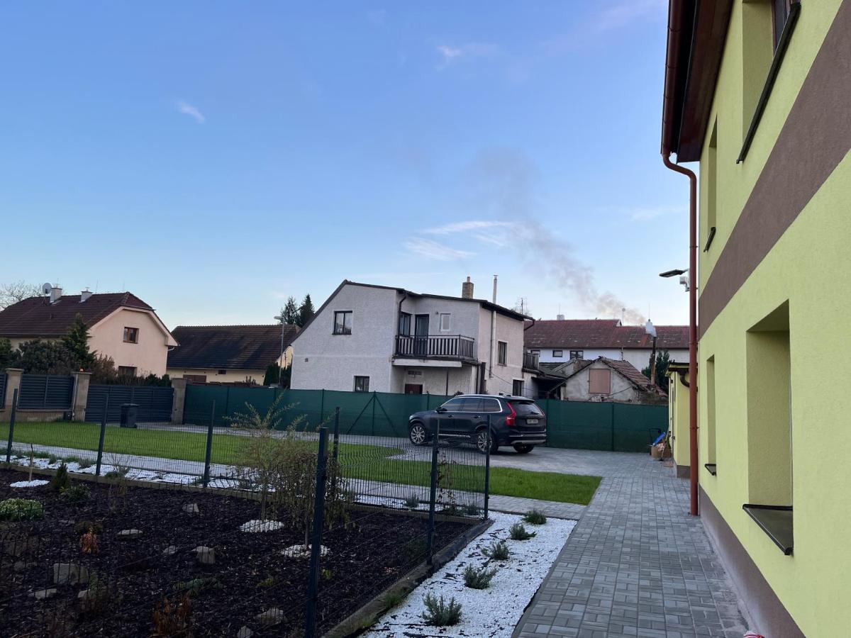Apartment Golden Prague 78 Vestec  Luaran gambar
