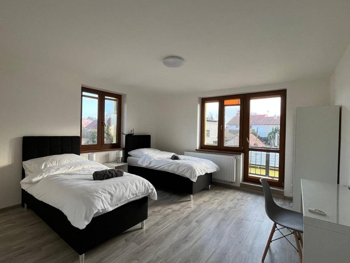 Apartment Golden Prague 78 Vestec  Luaran gambar