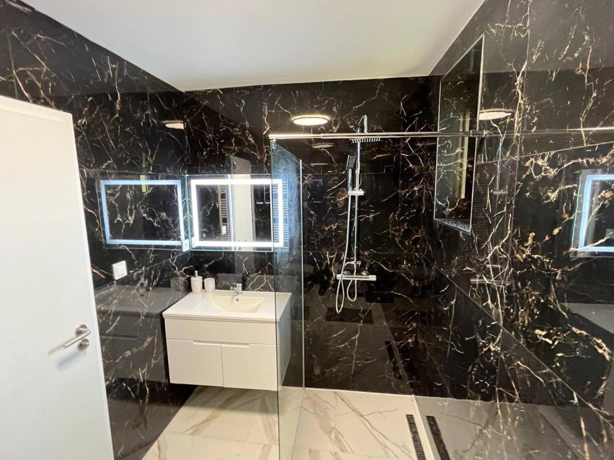 Apartment Golden Prague 78 Vestec  Luaran gambar