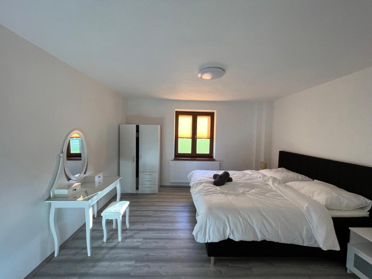 Apartment Golden Prague 78 Vestec  Luaran gambar