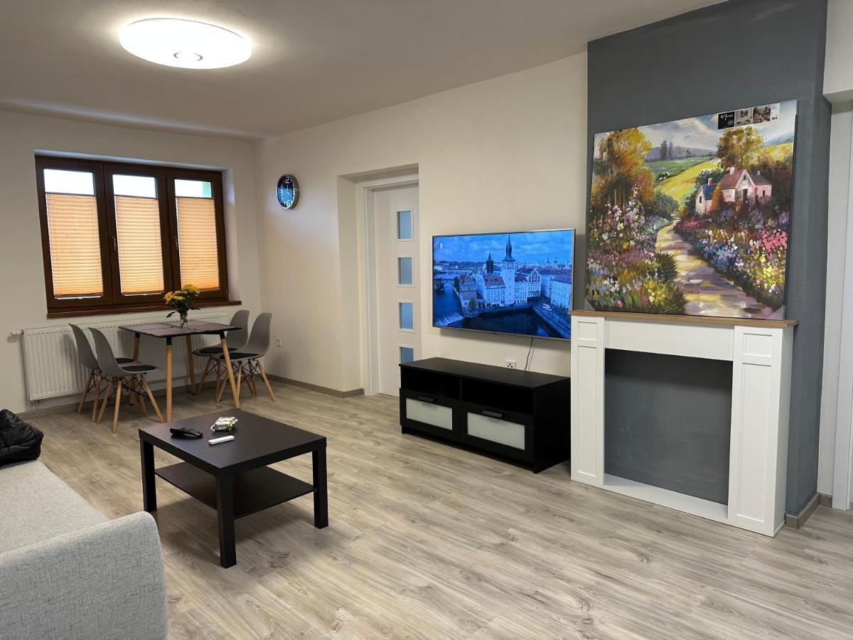 Apartment Golden Prague 78 Vestec  Luaran gambar