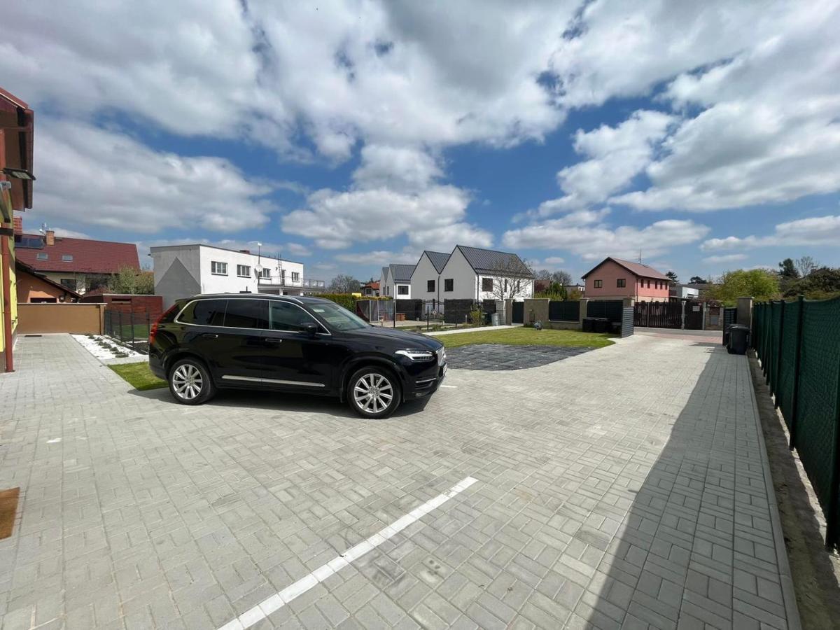 Apartment Golden Prague 78 Vestec  Luaran gambar